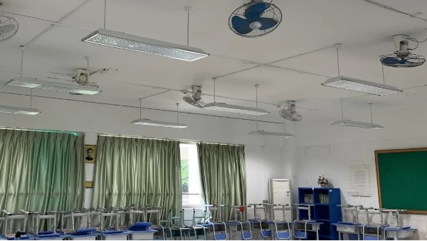 学生<i style='color:red'>近视率</i>世界第一！我们到底需要怎样的教室照明？