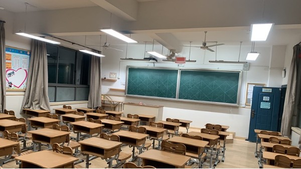 打造符合国家标准的教室照明，教室照明厂家推荐<i style='color:red'>华辉教育照明</i>